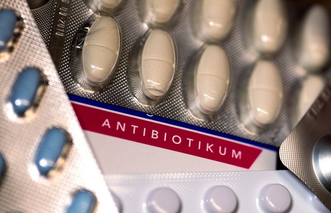 Der Bundesverband der Krankenkasse AOK weist einen Engpass bei Arzneimitteln zurück. (Symbolbild)<span class='image-autor'>Foto: dpa/Monika Skolimowska</span>