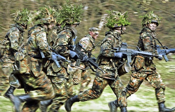 Ein erster Schritt könnte sein, zunächst einen Wehrdienst einzuführen.<span class='image-autor'>Foto: dpa/Frank May</span>