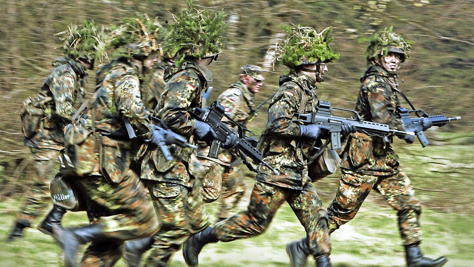 Ein erster Schritt könnte sein, zunächst einen Wehrdienst einzuführen.Foto: dpa/Frank May Ein erster Schritt könnte sein, zunächst einen Wehrdienst einzuführen.Foto: dpa/Frank May