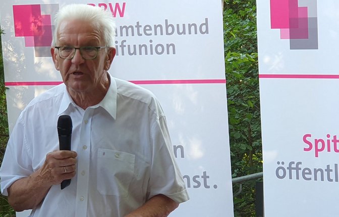 Winfried Kretschmann tritt als Regierungschef letztmalig auf dem Stuttgarter Sommerfest des Beamtenbundes auf.<span class='image-autor'>Foto: Schiermeyer</span>