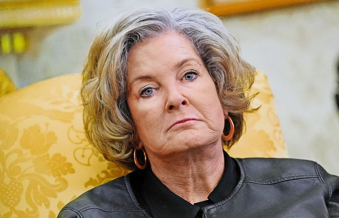 Offenbar unverzichtbar: Trumps Stabschefin Susie Wiles.<span class='image-autor'>Foto: dpa/AP/Evan Vucci</span>