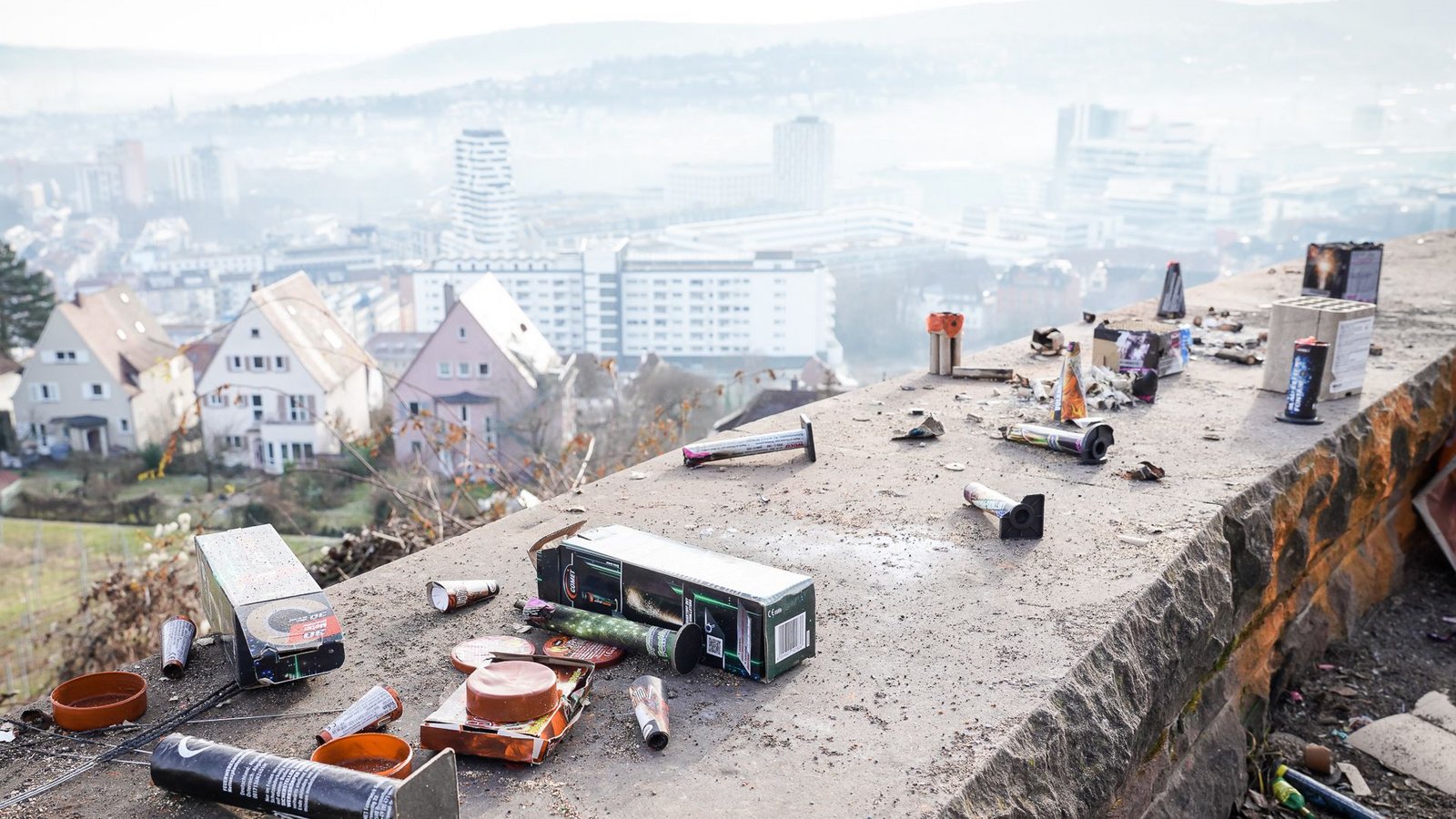 Stuttgart ist am 1. Januar 2025 im Böller- und Raketendunst versunken. Auch in der Landeshauptstadt gibt es eine Verbotszone.Foto: Ferdinando Iannone