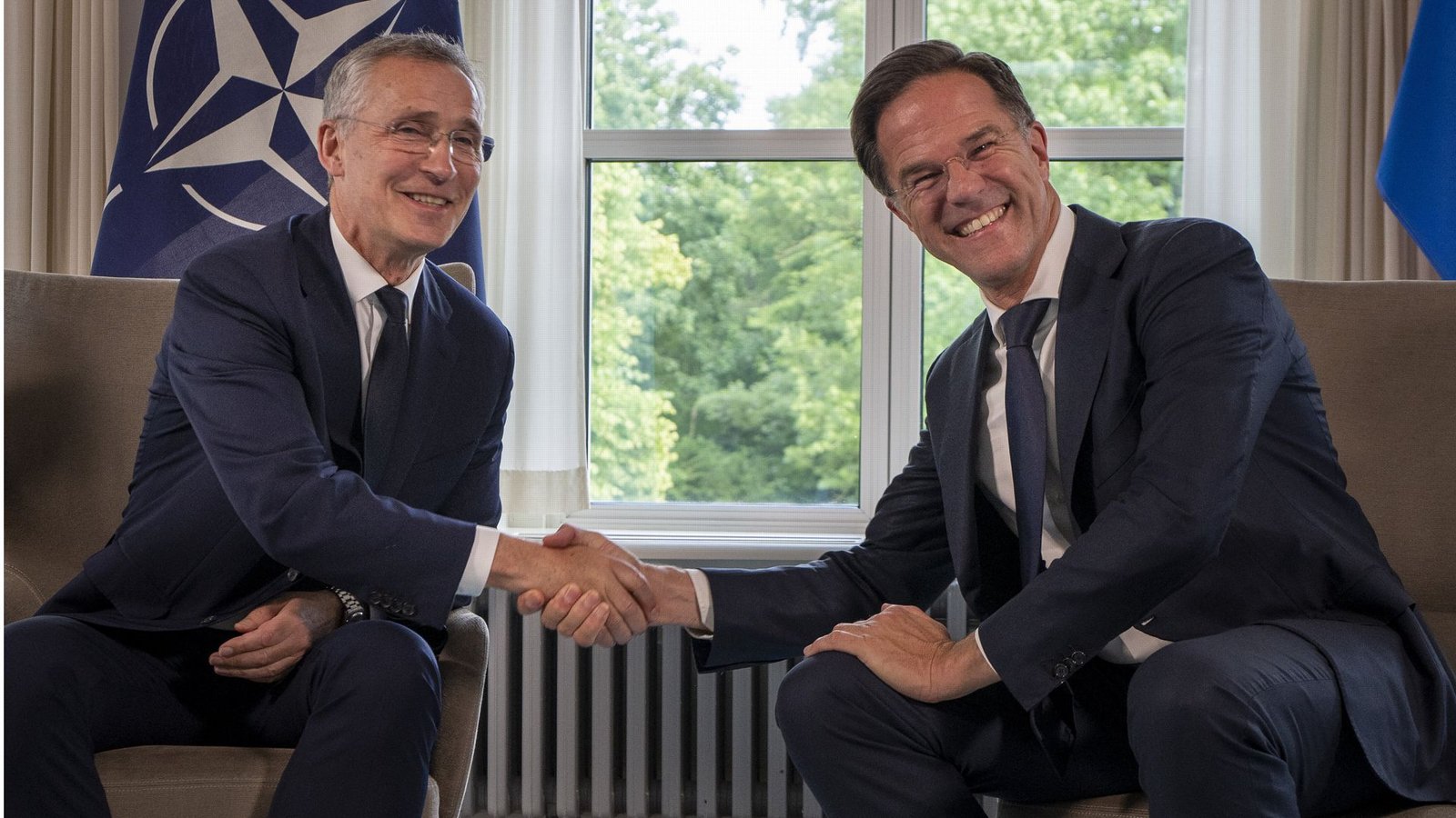 Der alte und der neue Nato-Generalsekretär. Mark Rutte (rechts) wird Nachfolger von Jens Stoltenberg.Foto: dpa/Peter Dejong Der alte und der neue Nato-Generalsekretär. Mark Rutte (rechts) wird Nachfolger von Jens Stoltenberg.Foto: dpa/Peter Dejong