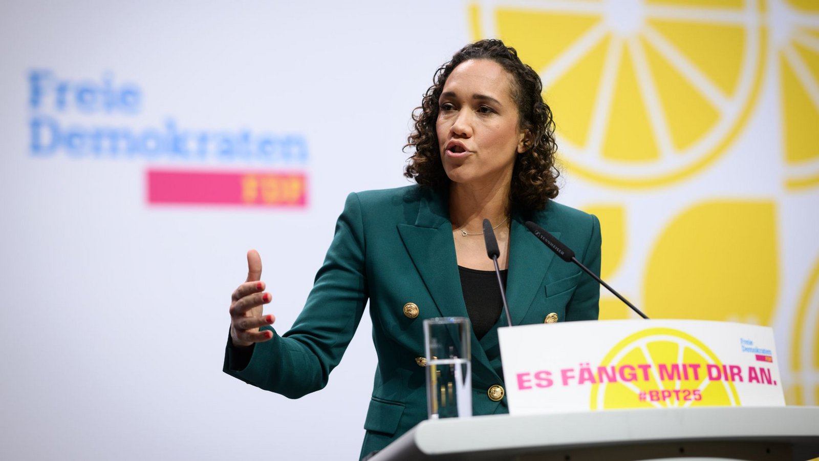 Die neue Generalsekräterin Nicole Büttner will die FDP zur modernsten Partei Deutschlands machen (Archivbild).Foto: Bernd von Jutrczenka/dpa Die neue Generalsekräterin Nicole Büttner will die FDP zur modernsten Partei Deutschlands machen (Archivbild).Foto: Bernd von Jutrczenka/dpa