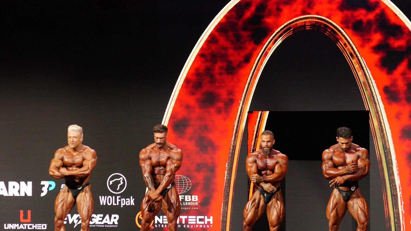 Urs Kalecinski auf der Bühne beim Mr. Olympia 2024.Foto: IMAGO / ZUMA Press Wire