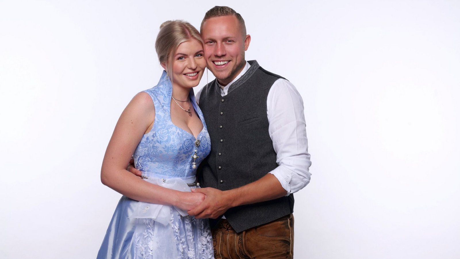 „Bauer sucht Frau“-Paar Patrick Romer (26) und Antonia Hemmer (22) ziehen ein.Foto: RTL/Stefan Gregorowius