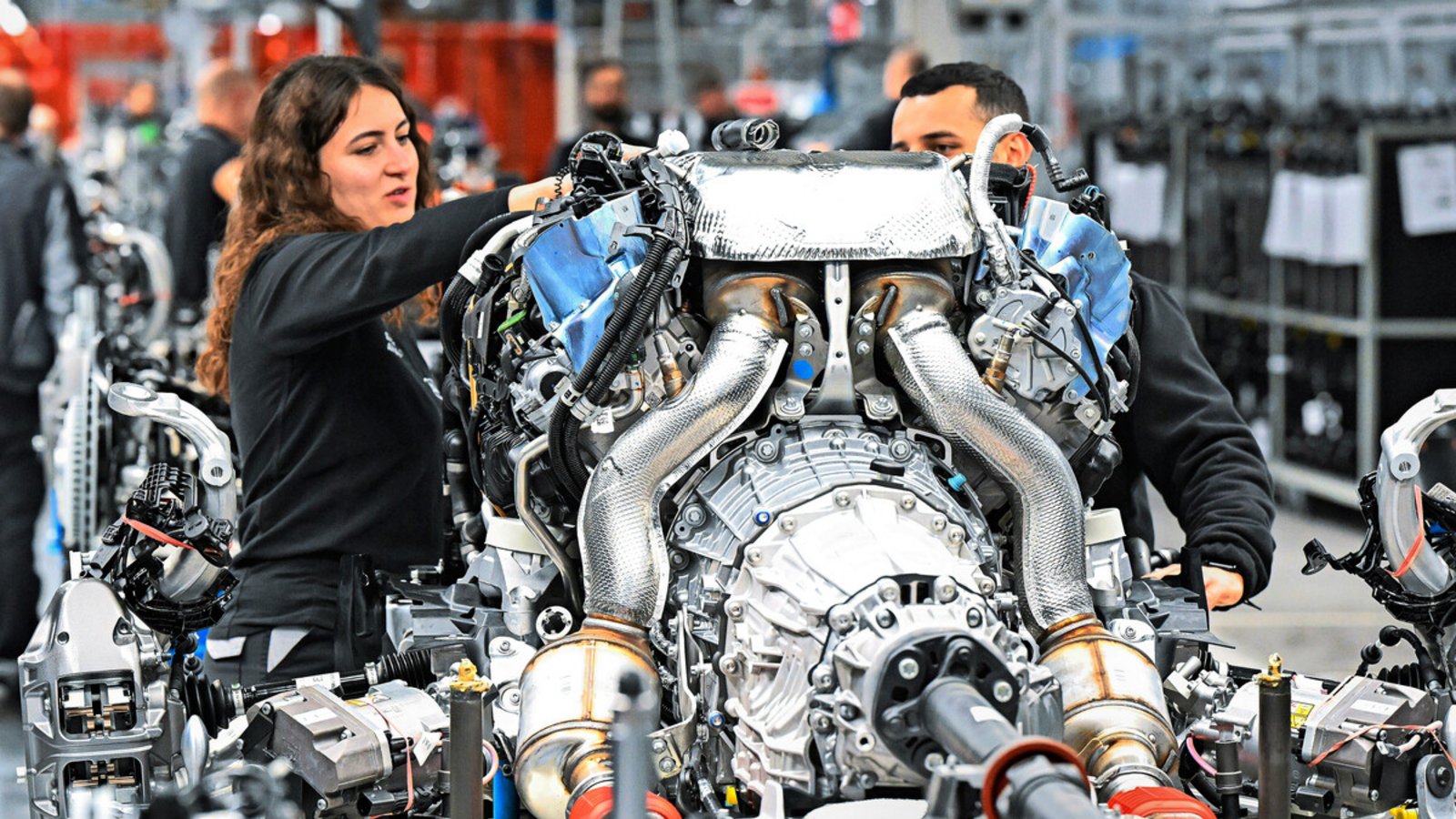 Die Factory 56 von Mercedes-Benz in Sindelfingen: Hier werden die Top-Modelle des Herstellers gebaut.Foto: dpa/Bernd Weißbrod Die Factory 56 von Mercedes-Benz in Sindelfingen: Hier werden die Top-Modelle des Herstellers gebaut.Foto: dpa/Bernd Weißbrod