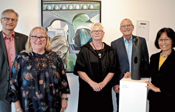 „Wohnen mit Kunst“ – die fünfte Auflage gestalten und organisieren Josef Griesbaum, Renate Hild, Gabriele Münster, Erhard Neukamm und Chong-Im Neukamm (von links).