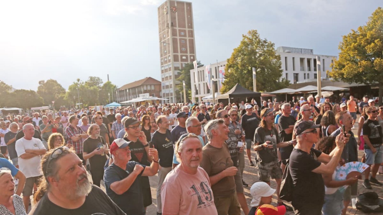 So voll soll es auch diesen Sommer wieder auf dem Kornwestheimer Marktplatz werden. Die kostenlosen Open-Air-Konzerte an Dienstagen stehen diesmal unter neuer Regie. Änderungen sind zu erwarten.Ralf Poller/avanti So voll soll es auch diesen Sommer wieder auf dem Kornwestheimer Marktplatz werden. Die kostenlosen Open-Air-Konzerte an Dienstagen stehen diesmal unter neuer Regie. Änderungen sind zu erwarten.Ralf Poller/avanti