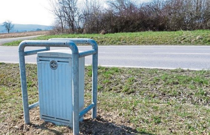 Starker Schutz für schwache Verteilerkästen. Gesehen in Aurich.  Foto: Rücker