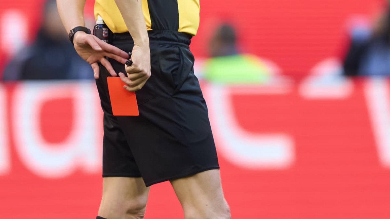 Die vergangene Saison im Fußballbezirk Stuttgart/Böblingen verzeichnet einen unrühmlichen Wert: 203-mal mussten die Unparteiischen die rote Karte zücken.IMAGO/ActionPictures Die vergangene Saison im Fußballbezirk Stuttgart/Böblingen verzeichnet einen unrühmlichen Wert: 203-mal mussten die Unparteiischen die rote Karte zücken.IMAGO/ActionPictures