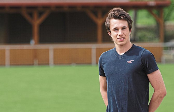 Auf dem Sportplatz am Alten Postweg wird Paul Jelden während des Worldtour-Finales als Ordner für Ruhe und Ordnung sorgen. Foto: Nachreiner