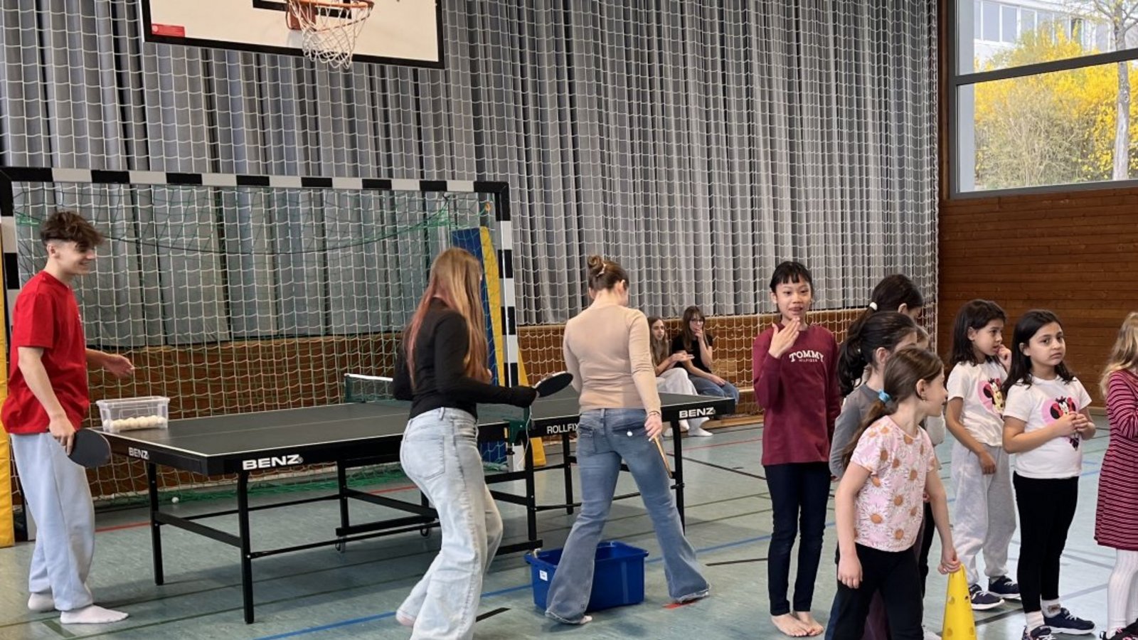 Die Schulsportmentoren unterstützen beim Sport in der Kirbachschule.  Foto: Glemser
