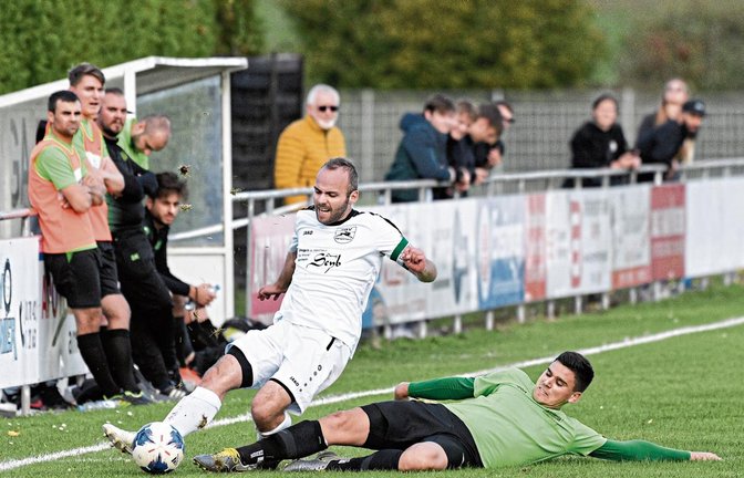 Vor allem auf die erfahrenen Spieler wie Philipp Gutjahr (links) kommt es nun an, dass sie vorausgehen. Foto: Leitner