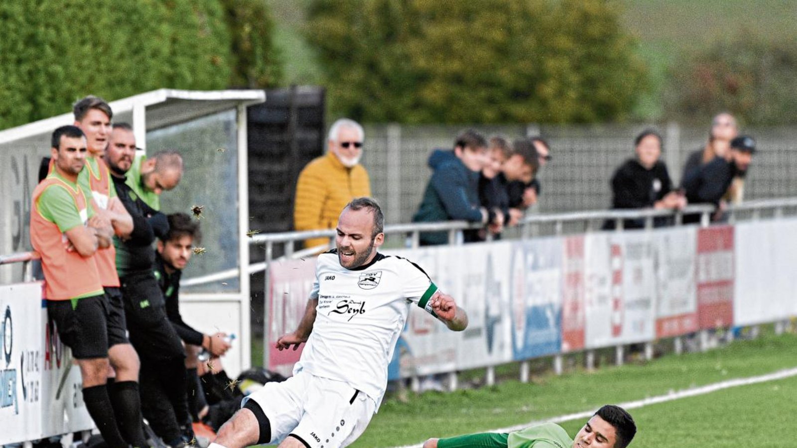 Vor allem auf die erfahrenen Spieler wie Philipp Gutjahr (links) kommt es nun an, dass sie vorausgehen. Foto: Leitner Vor allem auf die erfahrenen Spieler wie Philipp Gutjahr (links) kommt es nun an, dass sie vorausgehen. Foto: Leitner
