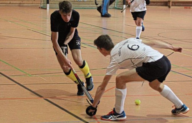 Elias Gansert (links) und die SG Vaihingen/Ludwigsburg taten sich in der Offensive gegen die SV Böblingen III schwer. Foto: Archiv/Nachreiner