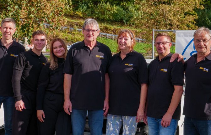 Das siegreiche Team des AMC Mittlerer Neckar, von links: Marcel Drewes, Marcel Schaal, Jule Filipowski, Klaus Oswald, Jutta Karls, Ralph Wucherer, Rolf Oswald.<span class='image-autor'>Christian Oswald</span>