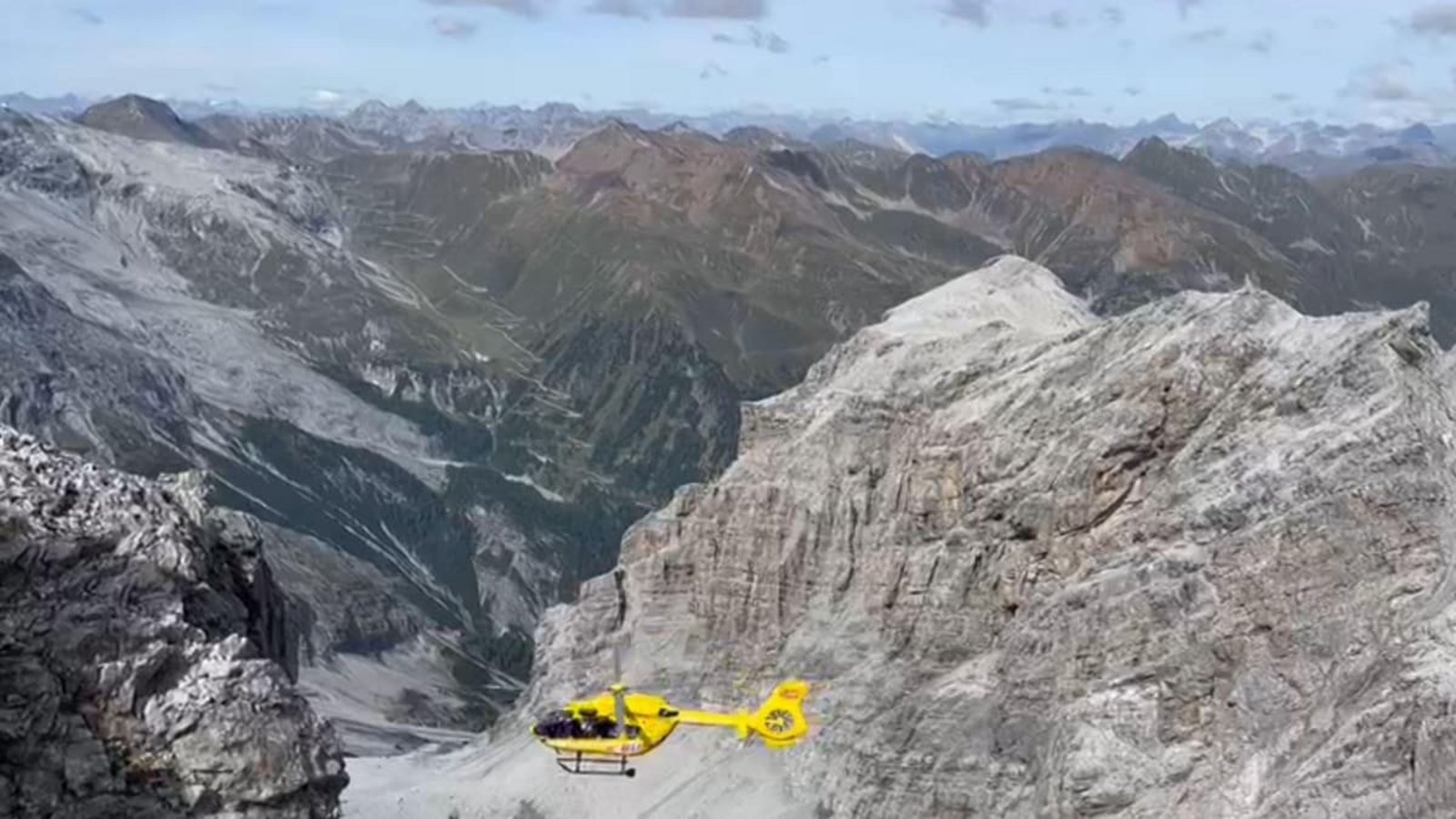 Beim Wandern in Südtirol kam ein 57 Jahre alter deutscher Urlauber ums Leben. (Archivbild)Bergrettung Italien/dpa Beim Wandern in Südtirol kam ein 57 Jahre alter deutscher Urlauber ums Leben. (Archivbild)Bergrettung Italien/dpa