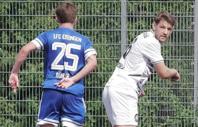 Michael Höschele (rechts) glänzte für den ASV Botnang in ungewohnter Rolle.<span class='image-autor'>Günter Bergmann</span>
