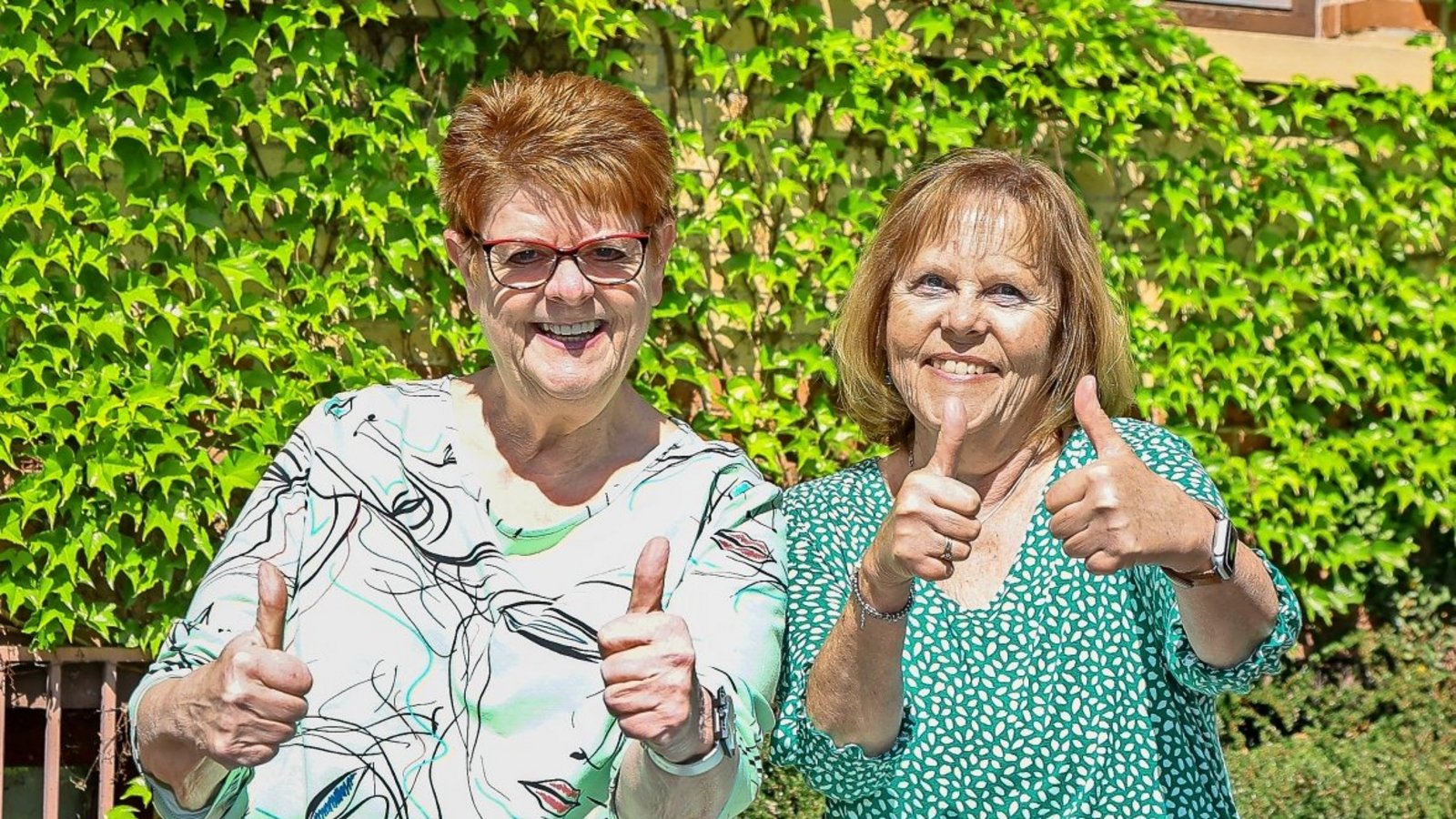 Brigitte Bregler (links) und Ilse Riedl aus dem Vorstand des Asperger Vereins Schwaben-Bühne sind zufrieden mit den Entwicklungen. Der Verein hat künftig zwei feste Spielstätten. Foto: Bürkle Brigitte Bregler (links) und Ilse Riedl aus dem Vorstand des Asperger Vereins Schwaben-Bühne sind zufrieden mit den Entwicklungen. Der Verein hat künftig zwei feste Spielstätten. Foto: Bürkle