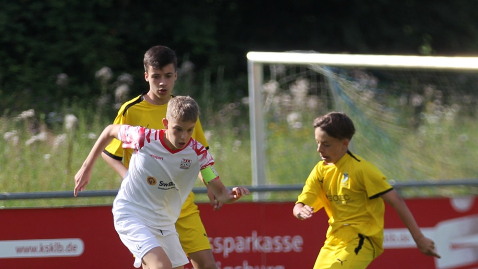 Fussball, Jugend, Enz-Cup 2024, Kornwestheim (gelb), Backnang (weiß), Foto: Dittrich