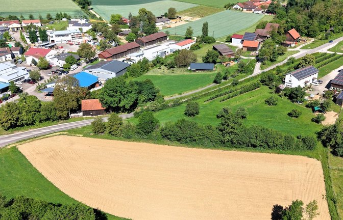 An der Sersheimer Straße am Rand von Oberriexingen sollen ein Supermarkt, eine Bäckerei und Praxisräume entstehen. Doch der bisherige Investor ist raus. Archivfoto: VKZ/Küppers