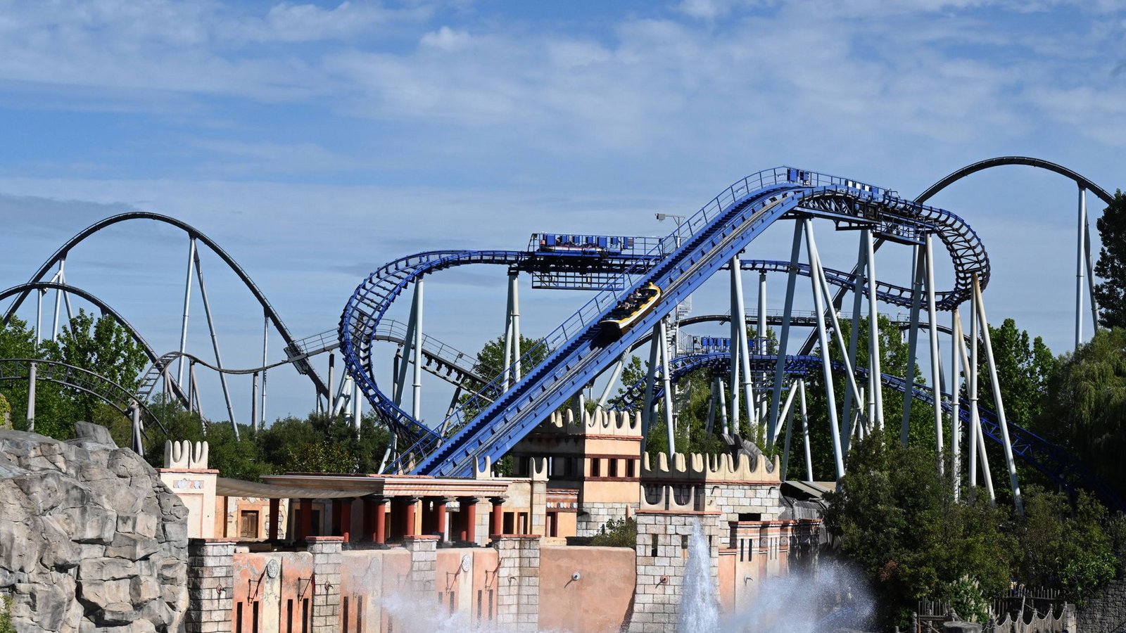 Der Europa-Park wird auch in diesem Jahr wieder zahlreiche Besucher nach Rust locken.Foto: imago//Petra Schneider-Schmelzer