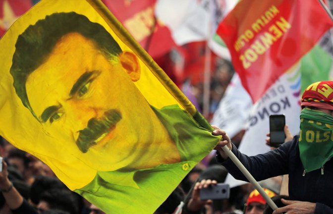 Die PKK gibt ihre Auflösung bekannt (Symbolbild).<span class='image-autor'>Foto: Lefteris Pitarakis/AP/dpa/Lefteris Pitarakis</span>