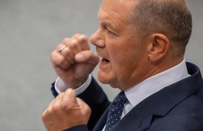 Ein kämpferischer Auftritt im Bundestag: Bundeskanzler Olaf Scholz in der Generaldebatte<span class='image-autor'>Foto: dpa/Michael Kappeler</span>