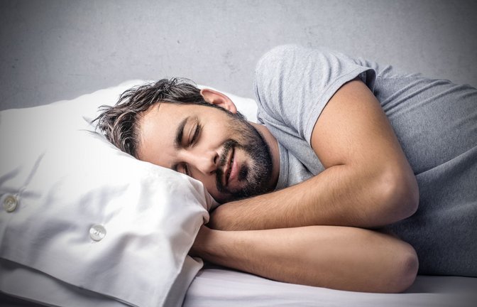 Die Nachtruhe ist für den Menschen ungeheuer wertvoll: Erst im Schlaf kann der Körper regenerieren und Krankheiten besiegen.<span class='image-autor'>Foto: stock.adobe.com/
olly</span>