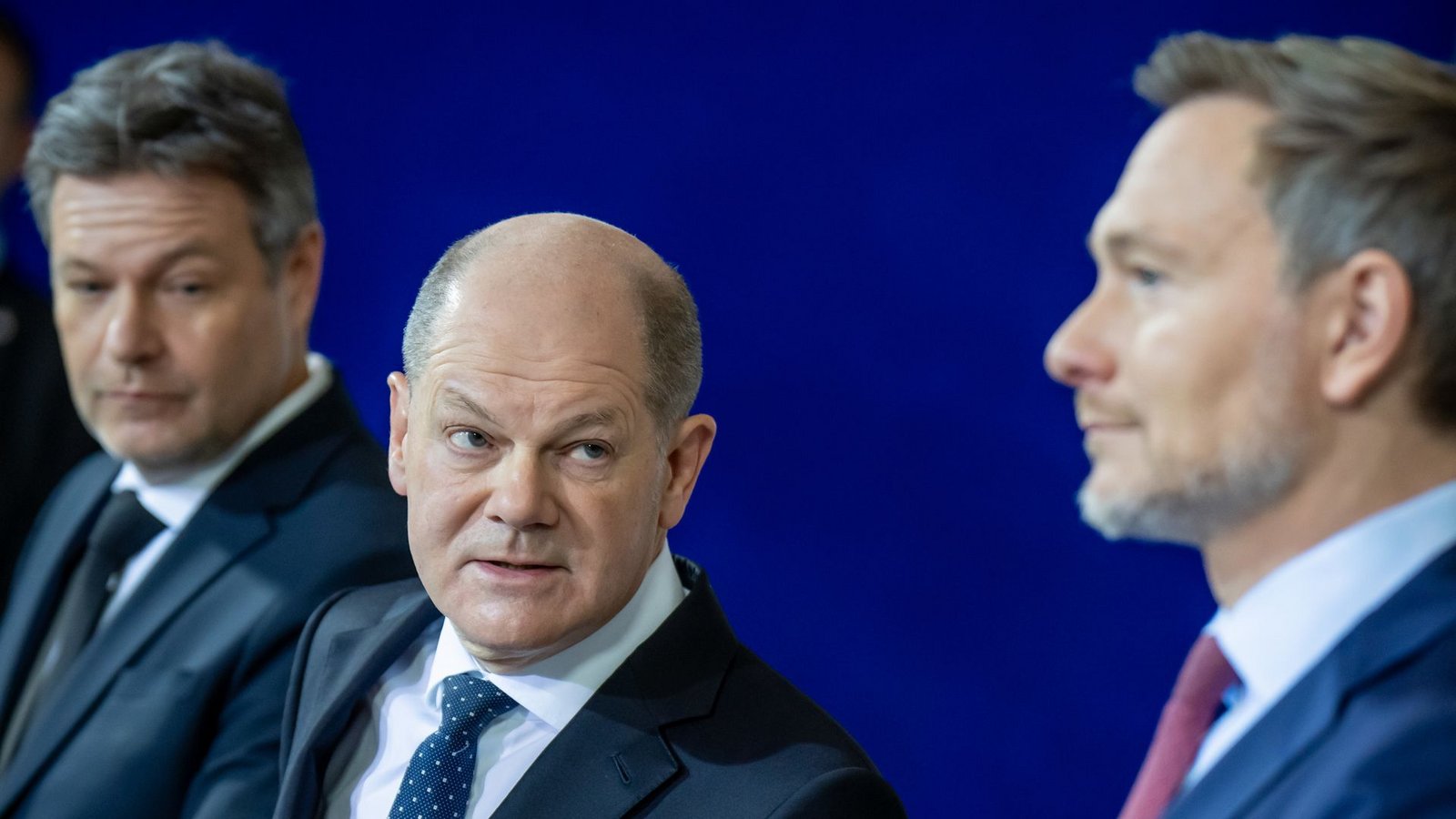 Die Zeit des Dreierbündnisses ist vorbei: Robert Habeck (Grüne), Olaf Scholz (SPD) und Christian Lindner (FDP).Foto: dpa/Michael Kappeler Die Zeit des Dreierbündnisses ist vorbei: Robert Habeck (Grüne), Olaf Scholz (SPD) und Christian Lindner (FDP).Foto: dpa/Michael Kappeler