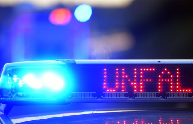 Bei dem Unfall wurden drei Personen verletzt. (Symbolbild)<span class='image-autor'>Foto: dpa/Stefan Puchner</span>