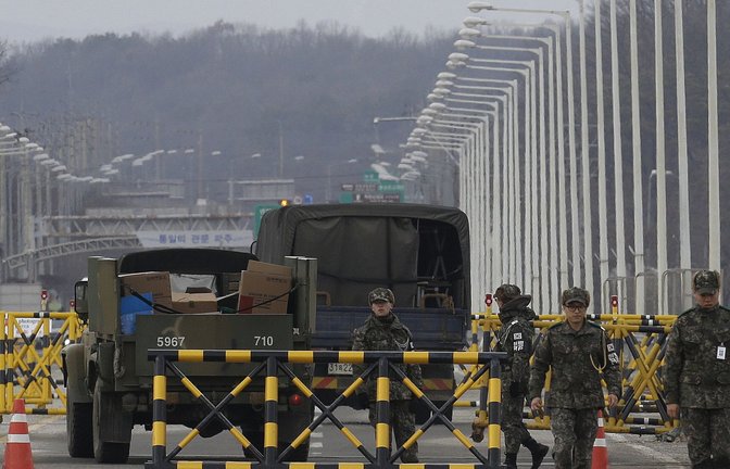 Die innerkoreanische Grenze ist schwer bewacht.<span class='image-autor'>Foto: dpa/Ahn Young-Joon</span>