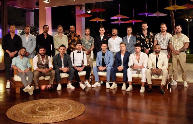 Diese 20 Männer wollen das Herz von Sharon Battiste erobern.<span class='image-autor'>Foto: RTL / René Lohse</span>
