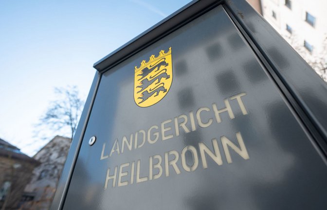 Das Landgericht Heilbronn sprach die zur Tatzeit 14 und 16 Jahre alten Angeklagten am Dienstag der Körperverletzung mit Todesfolge und eines Raubdelikts schuldig.<span class='image-autor'>Foto: dpa/Marijan Murat</span>