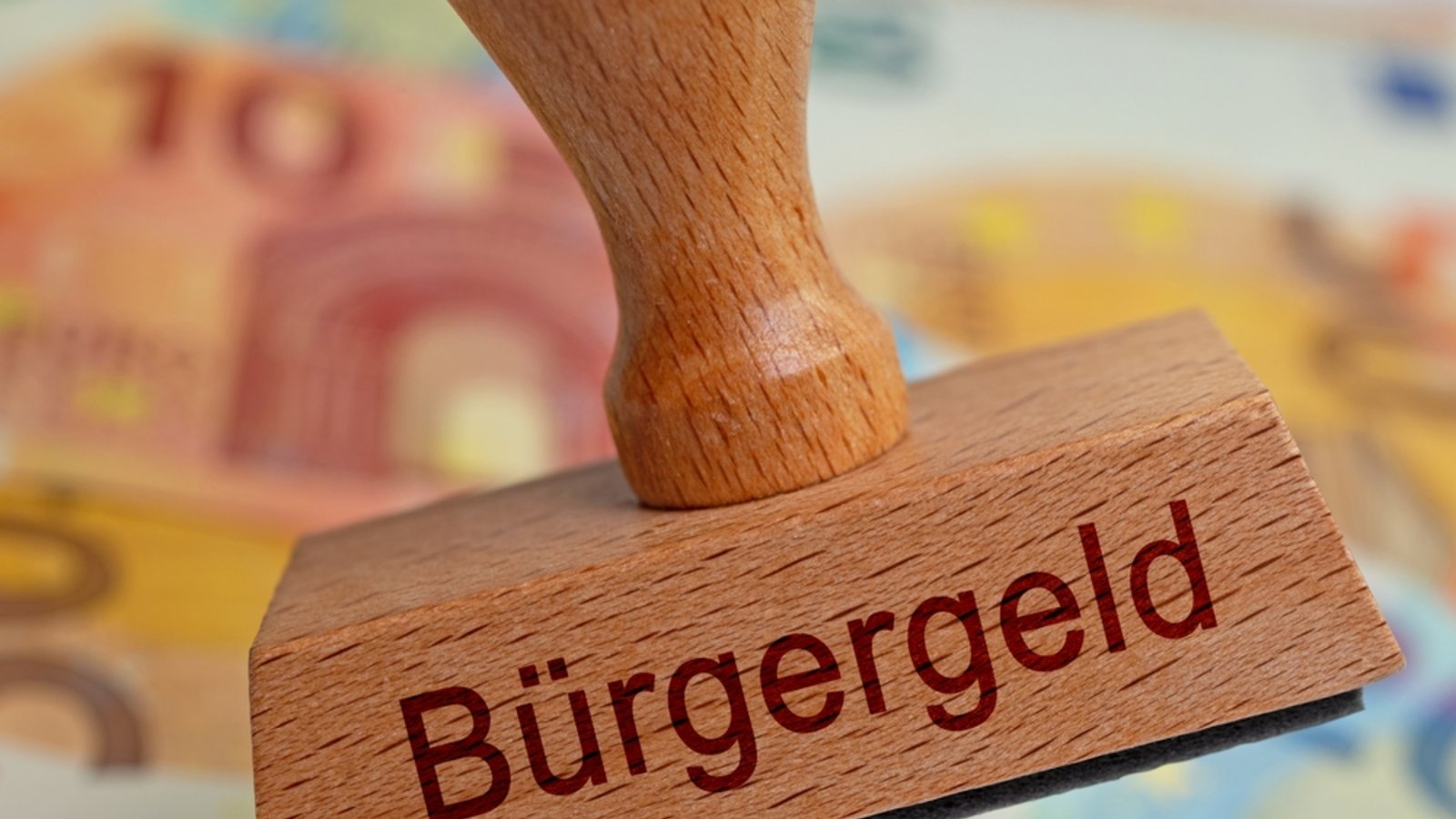 Das Bürgergeld soll abgeschafft werden.Foto: M. Schuppich / shutterstock.com