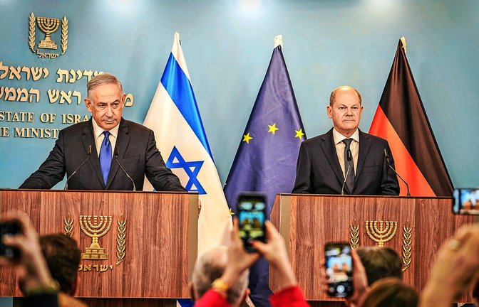 Schwierige Mission: Bundeskanzler Olaf Scholz (SPD) im März bei Israels Premier Netanjahu (r.).<span class='image-autor'>Foto: dpa/Kay Nietfeld</span>