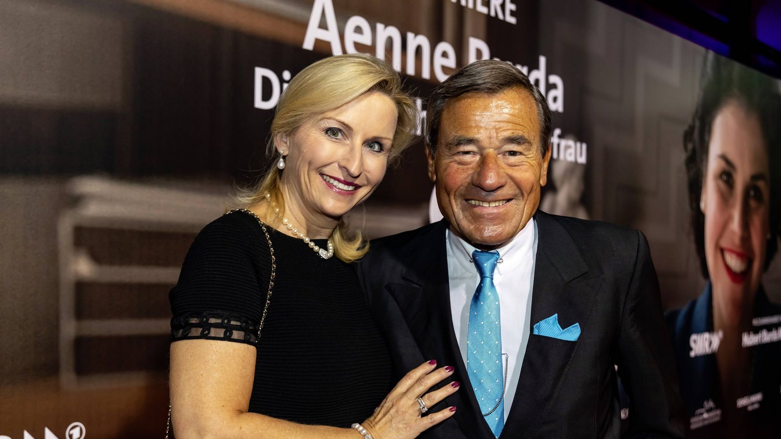 Wolfgang Grupp und seine Frau Elisabeth: Jahrzehnte verheiratet und immer noch verliebt. (Archivbild)Foto: imago/Arnulf Hettrich Wolfgang Grupp und seine Frau Elisabeth: Jahrzehnte verheiratet und immer noch verliebt. (Archivbild)Foto: imago/Arnulf Hettrich