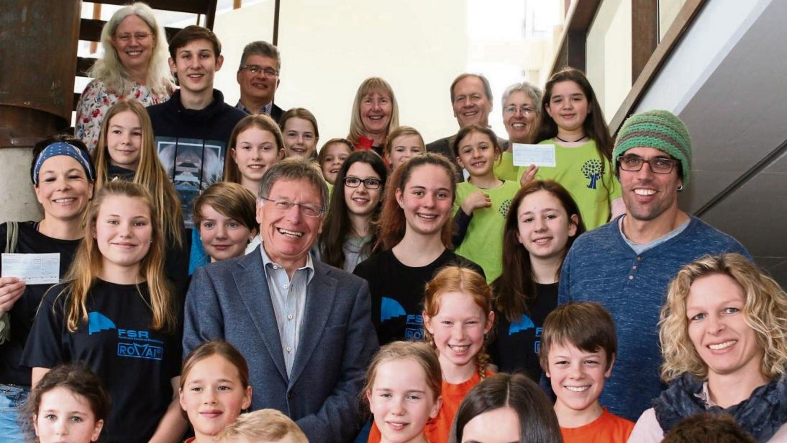 Im Kunstwerk in Nussdorf gab es für die fünf Schulen mit den höchsten Teilnehmerzahlen bei den Volksläufen ein extra Preisgeld. Foto: Bögel Im Kunstwerk in Nussdorf gab es für die fünf Schulen mit den höchsten Teilnehmerzahlen bei den Volksläufen ein extra Preisgeld. Foto: Bögel
