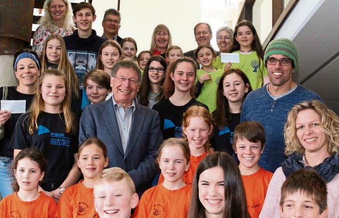 Im Kunstwerk in Nussdorf gab es für die fünf Schulen mit den höchsten Teilnehmerzahlen bei den Volksläufen ein extra Preisgeld. Foto: Bögel