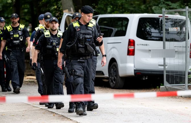 Polizisten am Tatort in Berlin.<span class='image-autor'>Fabian Sommer/dpa</span>