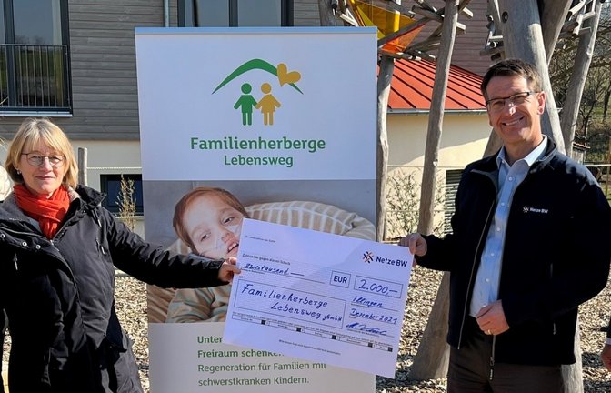 Eine 2000-Euro-Spende haben Andrea Kienzle (l.) und Karin Eckstein von der Schützinger Einrichtung jüngst von der Netze BW erhalten, übergeben durch Markus Wechsel und Michael Gutjahr (r.).