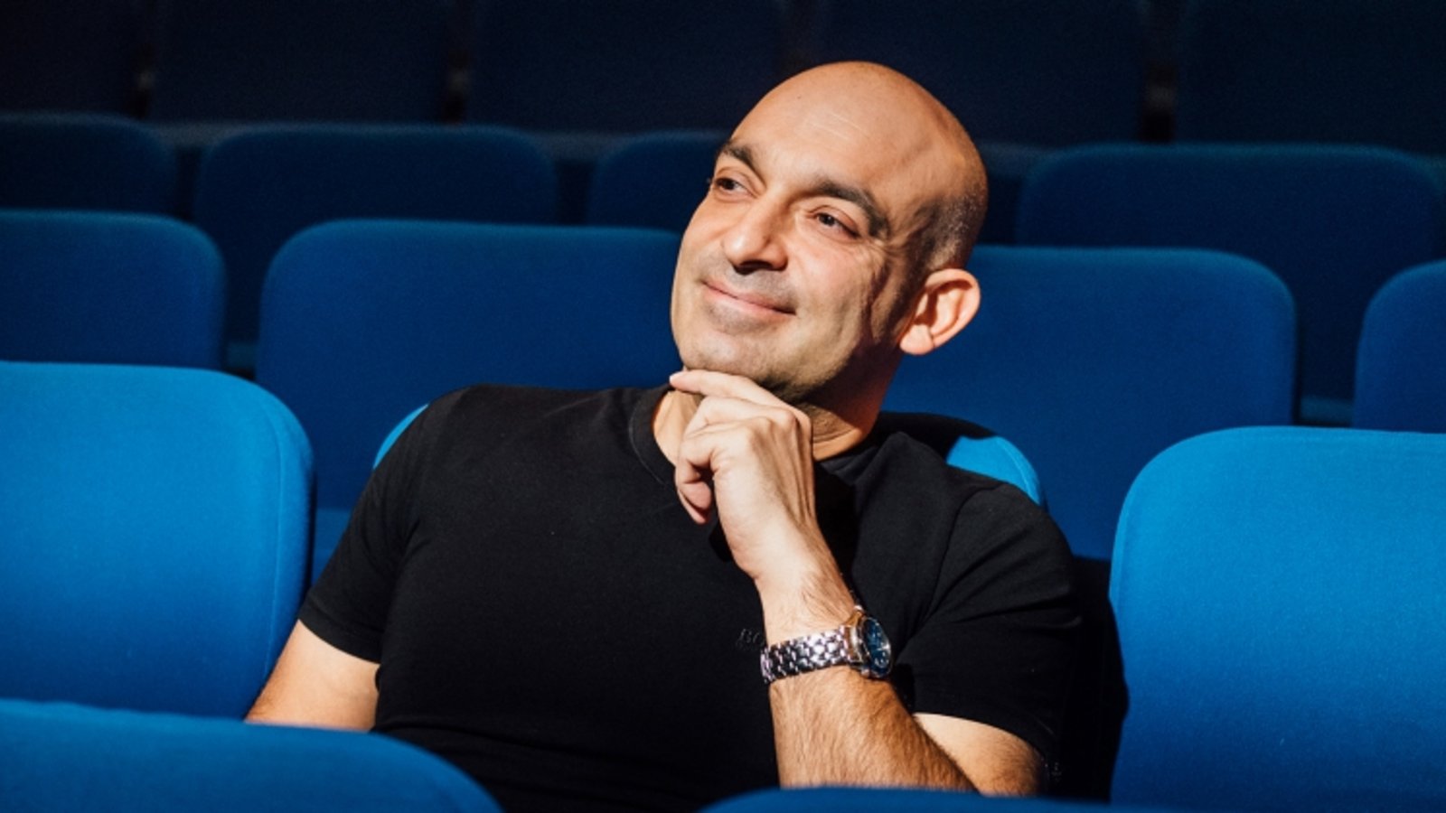 Kabarettist Django Asül ist mit seinem achten Soloprogramm zu Gast. Fotos: p Kabarettist Django Asül ist mit seinem achten Soloprogramm zu Gast. Fotos: p