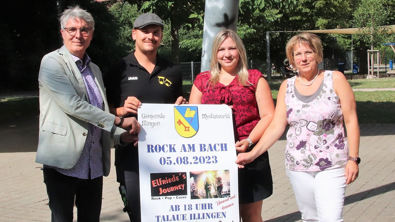 Sie freuen sich am 5. August auf einen schönen Konzertabend bei „Rock am Bach“ unter dem Sonnensegel in der Illinger Talaue (von links): Bürgermeister Armin Pioch, Matthias Gutstein, die stellvertretende Hauptamtsleiterin Angelina Mielke und Ellen Jörger vom Ordnungsamt. Foto: Arning Sie freuen sich am 5. August auf einen schönen Konzertabend bei „Rock am Bach“ unter dem Sonnensegel in der Illinger Talaue (von links): Bürgermeister Armin Pioch, Matthias Gutstein, die stellvertretende Hauptamtsleiterin Angelina Mielke und Ellen Jörger vom Ordnungsamt. Foto: Arning