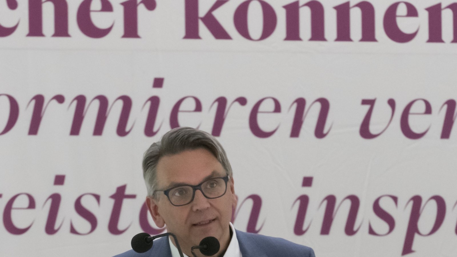 Zurück im Ländle: Tom Erben bei der Eröffnung der Stuttgarter Buchwochen.  Foto: Kleinbach