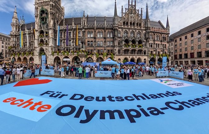 PR-Veranstaltung für die deutsche Olympia-Bewerbung vor dem Rathaus in München.<span class='image-autor'>IMAGO/Wolfgang Maria Weber</span>