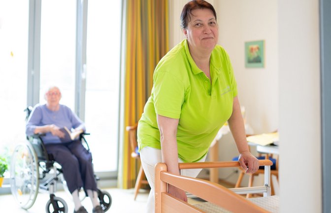 Vesna Kis kommt aus Serbien und ist als Hauswirtschafterin im Alten- und Pflegeheim St. Josef in Neuhausen-Steinegg beschäftigt.  <span class='image-autor'>Foto: LE</span>