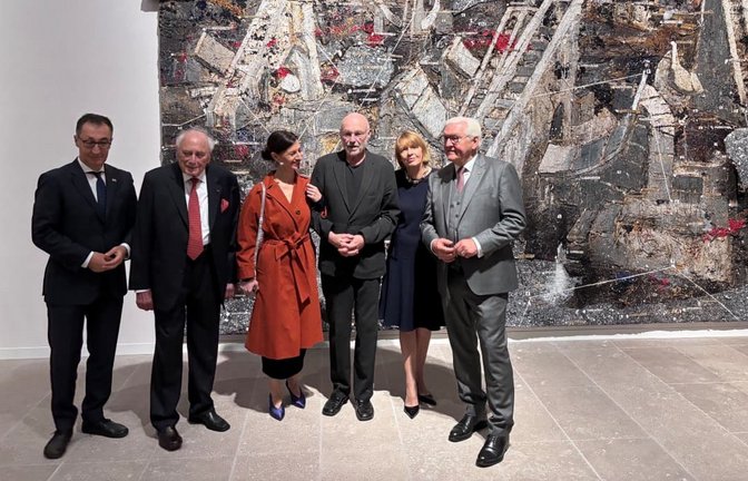 Rundgang in der Kunsthalle Würth in Schwäbisch Hall: (v.l.). Cem Özdemir, Reinhold Würth, Flavia Zaka, Anselm Kiefer, Elke Büdenbender, Frank-Walter Steinmeier<span class='image-autor'>Jürgen Kanold</span>