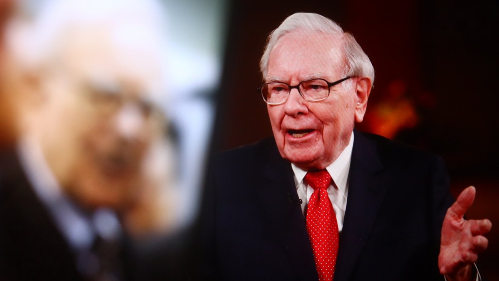 Warren Buffett: Anlagelegende Buffett rutscht leicht ab, bleibt aber unter den zehn Reichsten.Foto: Photo Agency/ Shutterstock