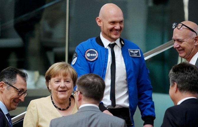 Alexander Gerst war während der Kanzlerwahl von Friedrich Merz auf der Besuchertribüne im Bundestag.<span class='image-autor'>Foto: Kay Nietfeld/dpa</span>